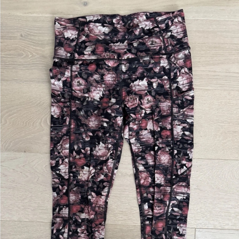 Lululemon Size 6 Wunder Under Hi-Rise Tight Nulux Peony Multi Print 27" EUC
